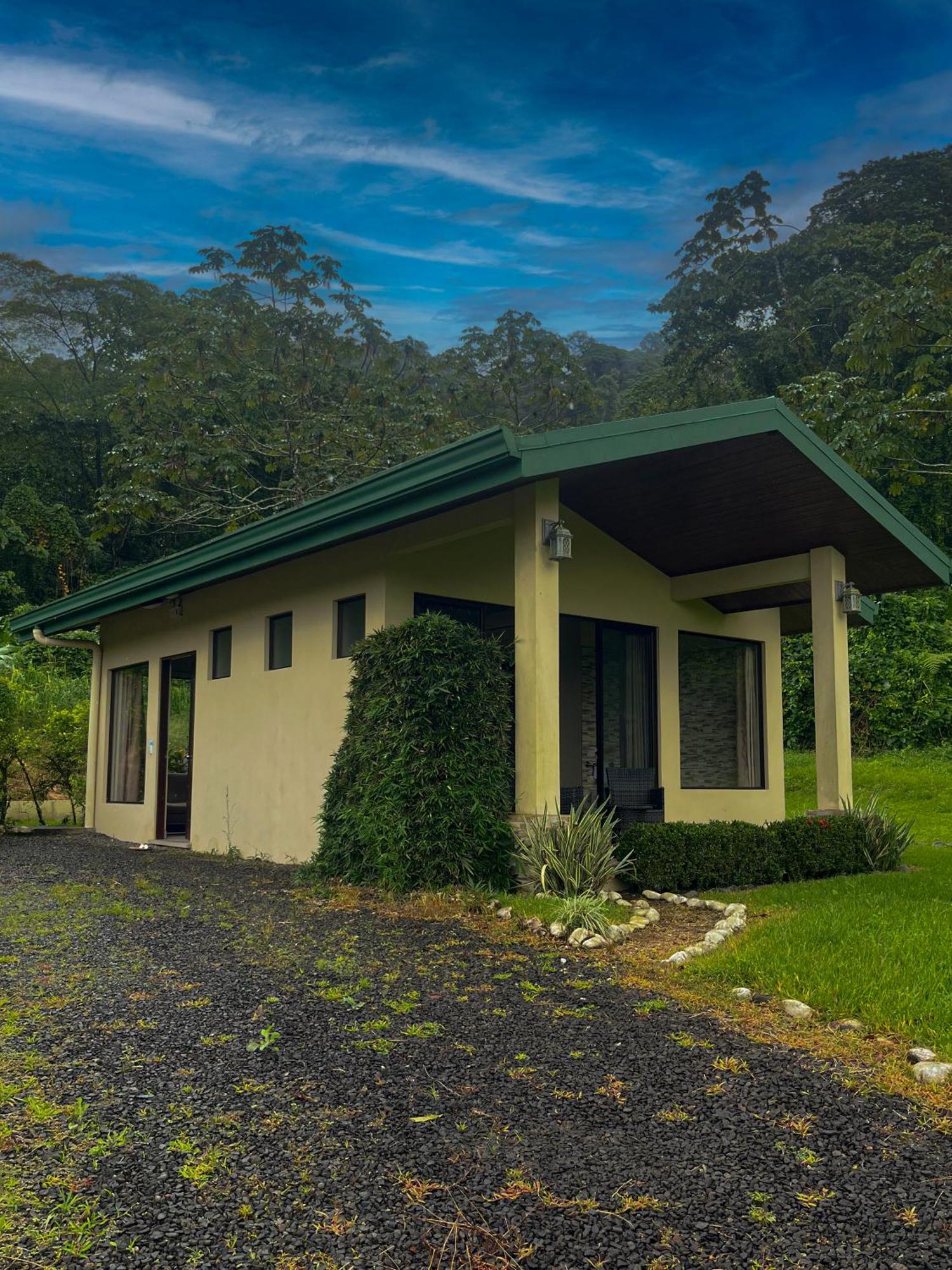 Arenal Roca Suites La Fortuna Exterior photo